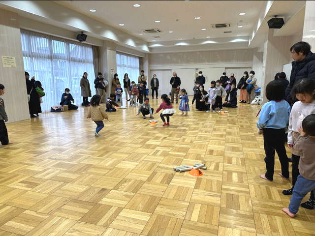 ボーイスカウト浜松第６団のまなべる体験会「恐竜教室」の様子です。