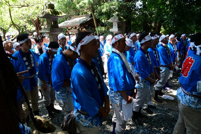 8年ぶりに命を吹き込まれた巨大「龍神」見物