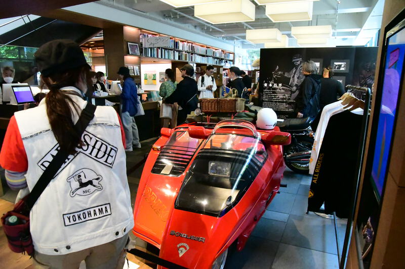 66歳の初バイクRIDEは代官山・蔦屋書店の東本昌平&MCゾディアック展へ