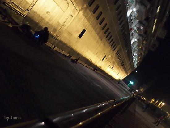 夜の清水港　客船フォーレンダム　お見送り♪
