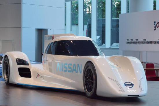 日産グローバル本社　１Ｆギャラリー（１８枚＋パノラマ写真１枚）