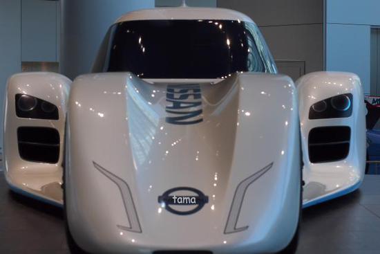 日産グローバル本社　１Ｆギャラリー（１８枚＋パノラマ写真１枚）