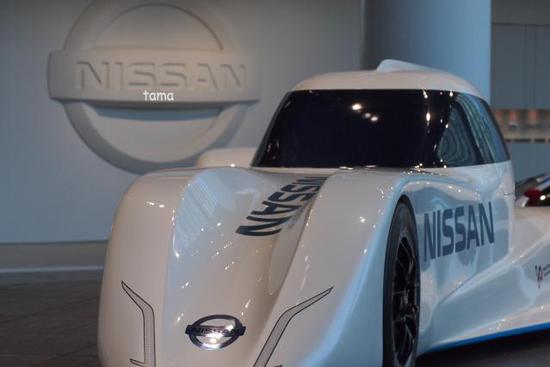 日産グローバル本社　１Ｆギャラリー（１８枚＋パノラマ写真１枚）