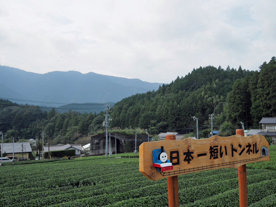 日本で一番短いトンネル通過のきかんしゃトーマス♪　地名