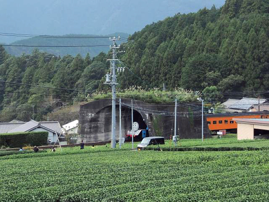 日本で一番短いトンネル通過のきかんしゃトーマス♪　地名