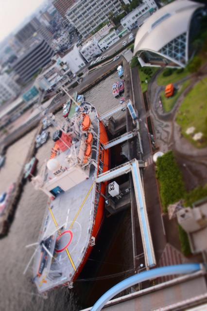 バブルな建物？　名古屋港ポートビル（foto　13枚）
