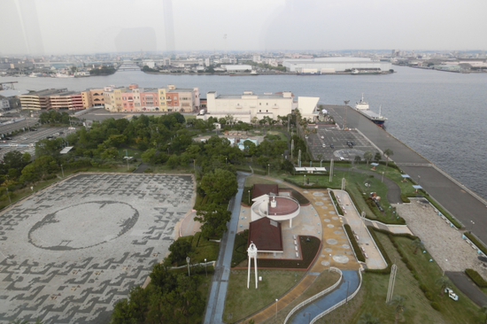 バブルな建物？　名古屋港ポートビル（foto　13枚）