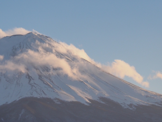 雪景色の大石公園からの富士山　河口湖