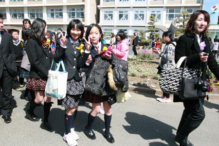 葵が丘小学校　卒業式