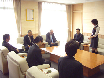 とうかい号壮行会　市役所