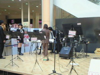 市野イオンライブはじまるよー。 2009/04/12 11:52:07