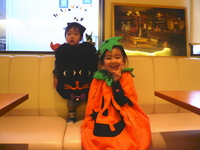 ハロウィンのかわいい来店者 2009/11/02 12:19:31