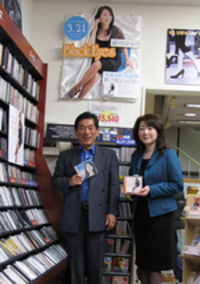 静岡のすみや本店にて