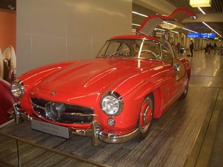 ドイツフランクフルト空港の展示車