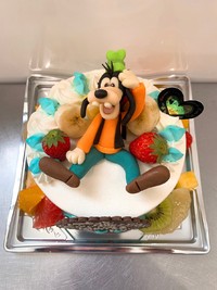 ディズニーキャラクターのケーキ 2022/02/09 23:03:18