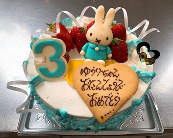バースデーケーキ 浜松のケーキ屋さん 小さなお菓子屋さんキュイドール物語