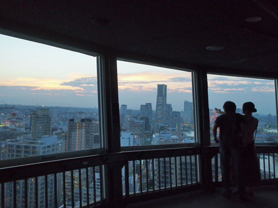 横浜マリンタワーの夜景♪　（foto　22枚）