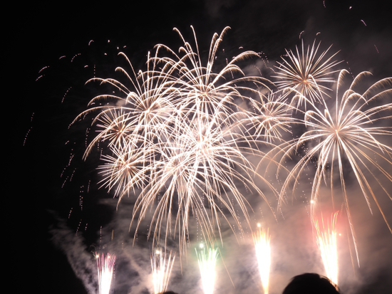 秋の夜空の花火♪　ふじさわ江の島花火大会