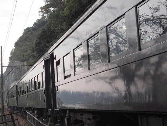 ＳＬがトンネルからやって来る瞬間♪　
