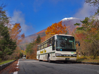 紅葉と富士山と青い空！！　富士山スカイライン　五合目目指して