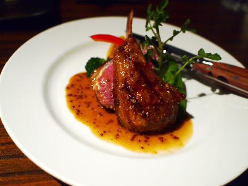 たまには　ラム肉食べるのだ！！　横浜の夜～
