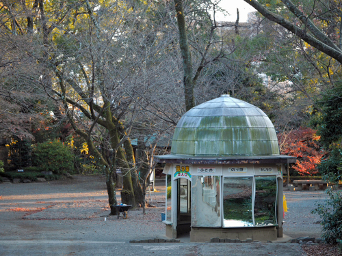 昭和レトロも漂う　三島　楽寿園