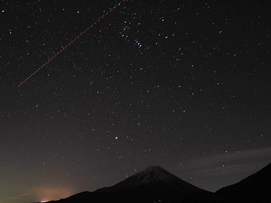 満天の星空と富士山　本栖湖の夜　2015年撮り収め？！