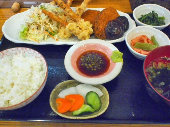 ジビエが登場！　イズシカメンチカツ定食　ごはん屋さくら