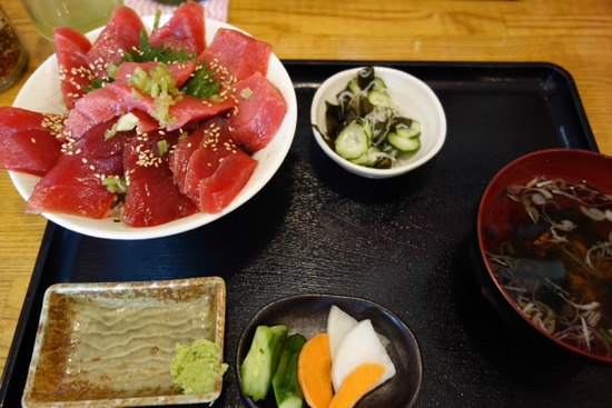 本まぐろ　と　びんちょうマグロの丼　　ごはん屋さくら
