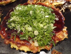 猫の額絵が　ほんわか♪　お好み焼き千房