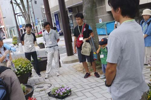 鍛冶町通りの花飾り