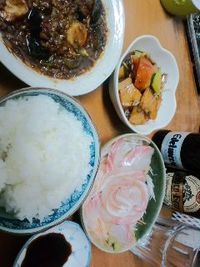 ビールと食事を楽しむ 2013/01/17 21:03:16