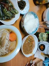 ビールと食事を楽しむ 2013/03/07 21:50:18