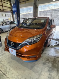 ノートeｰpower　タイヤ交換