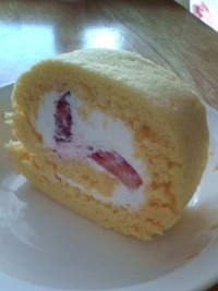 苺のロールケーキ☆ 2011/03/28 12:34:20