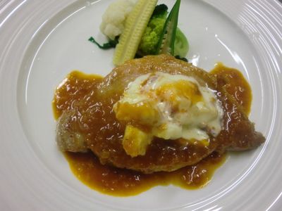 ポークソテー新じゃがいものグラタン添え