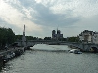 パリは曇りです。 2012/06/08 00:11:07