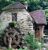 ラ・カシェット（ぬくもりの森　水車小屋）店オープンしました。