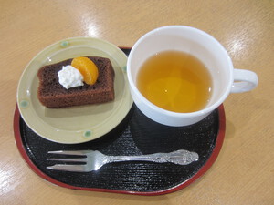 思わず、グー