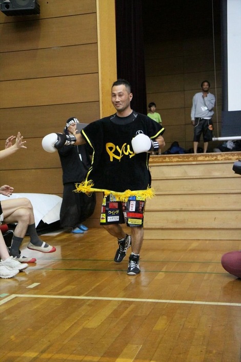 両選手 入場