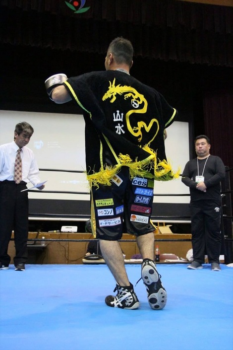 両選手 入場