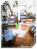 本日のえほん文庫「お勧め絵本の貸出」&午後は「ベビーマッサージ」満員御礼♪