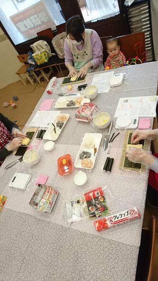飾り巻き寿司講座♪子育て談義に花が咲きました＼(^o^)／