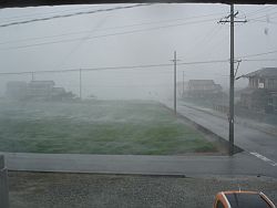 強風　雷鳴　俄か雨