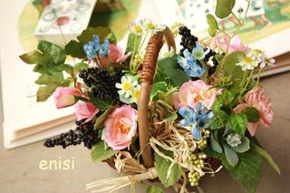 *春の野原の草花と香りをつめこんだカゴアレンジ*たとえば・・