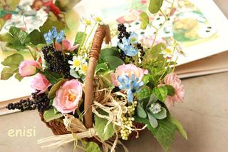 *春の野原の草花と香りをつめこんだカゴアレンジ*たとえば・・