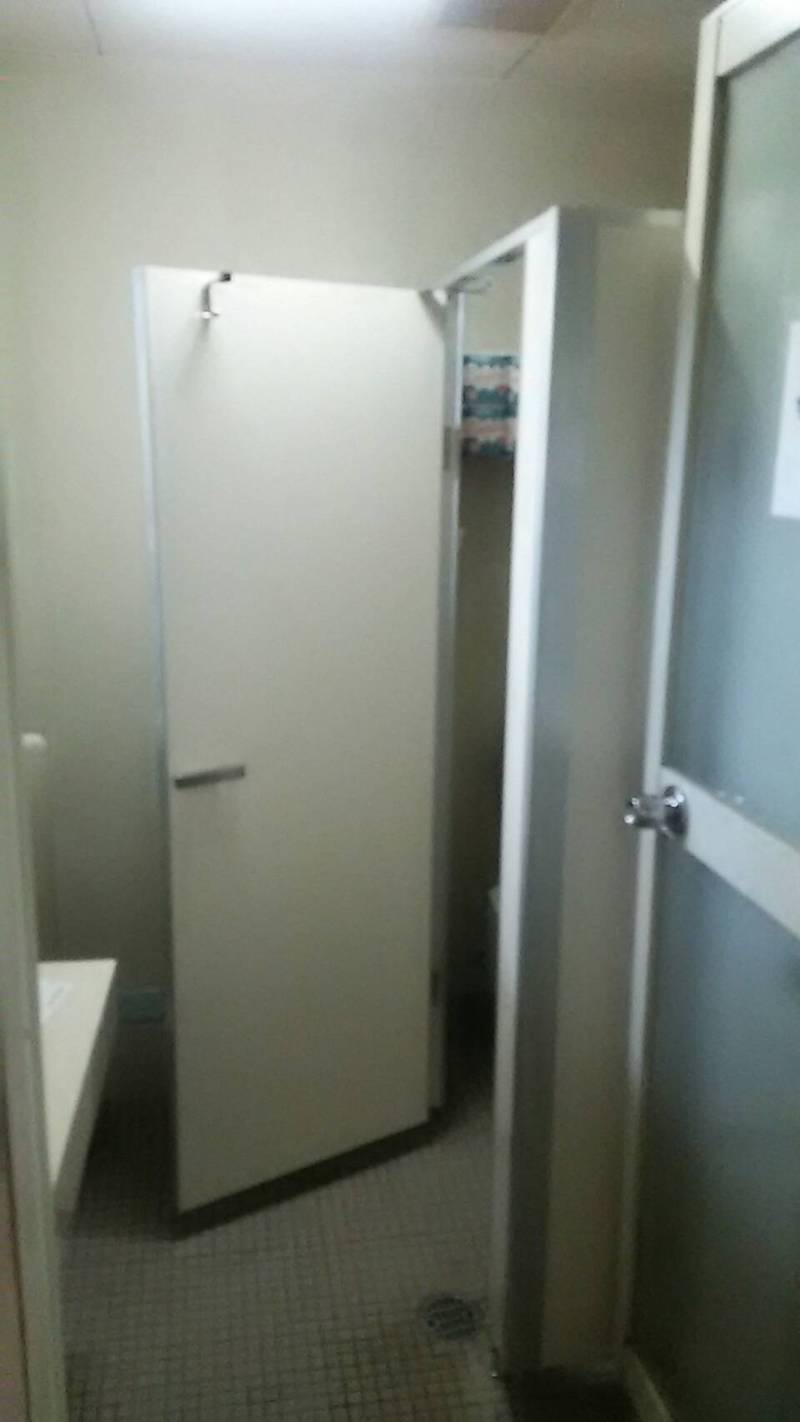 1Fのトイレの補修工事を行いました