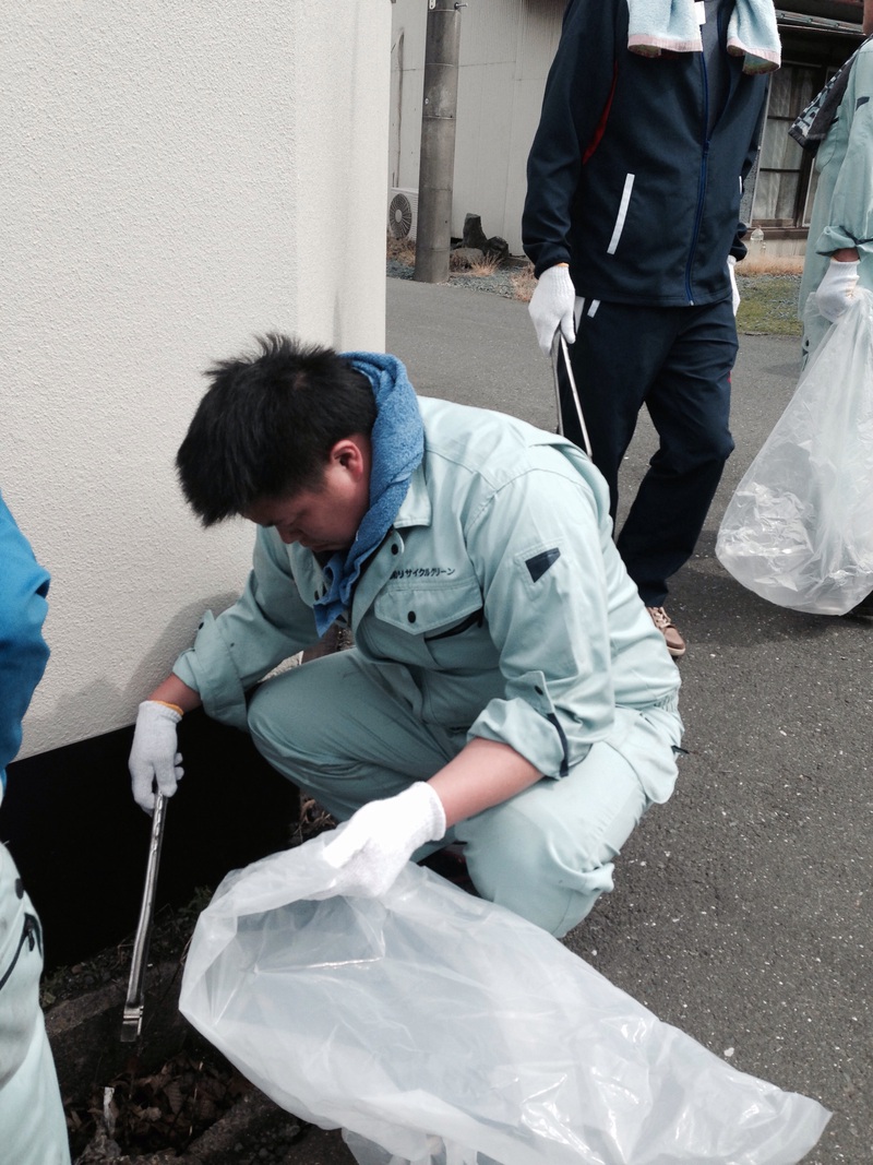 浜松営業所で4/24に清掃活動を行いました