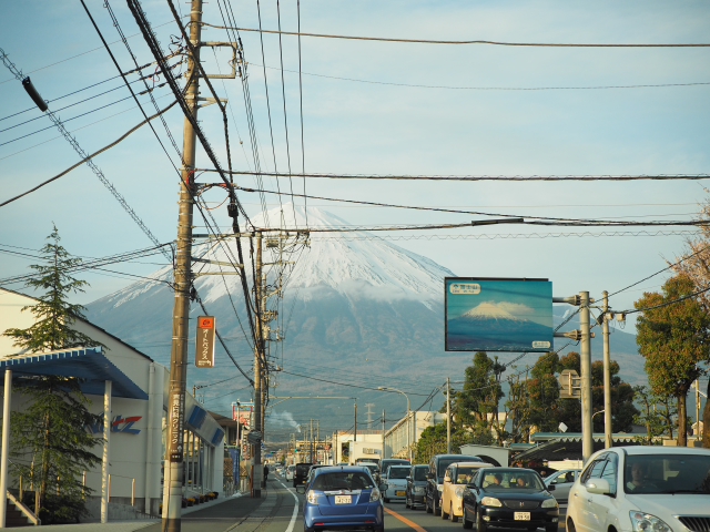 2016年4月6日の富士山　　県道180号富士山正面に見ながら２倍速ドライブ動画
