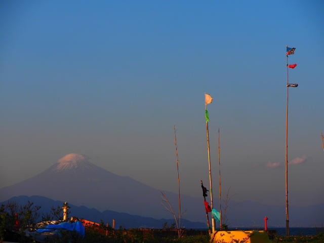 2016年4月30日の富士山　　三保　　買い物の途中の・・・